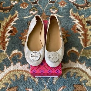 Tory Burch Minnie Travel Flat Metallic Sand
